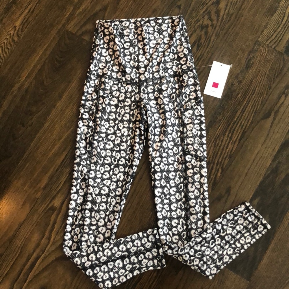 Snow leopard pocket leggings